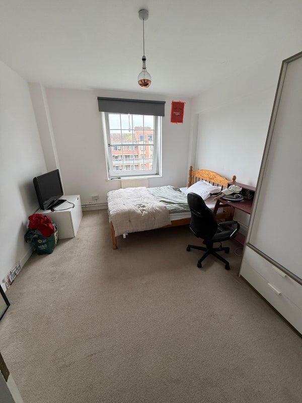 Room Malden Road in Greater London