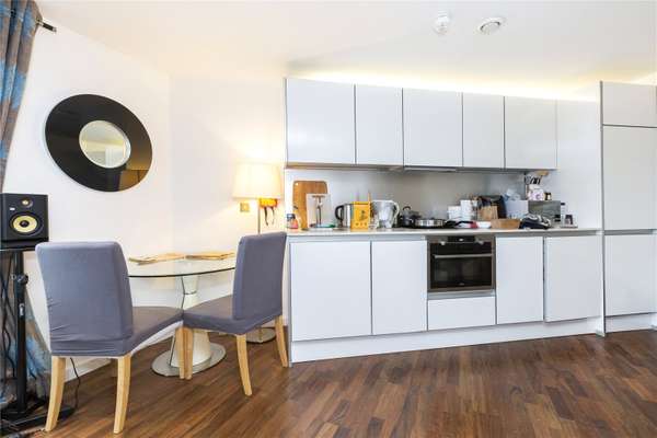 Flat Islington Green in Greater London