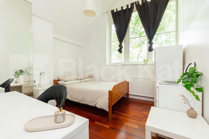 Flat Iverson Road in Greater London