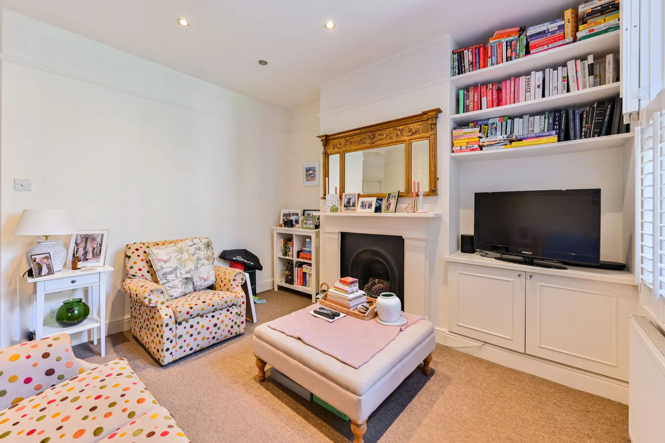Flat Warriner Gardens in Greater London