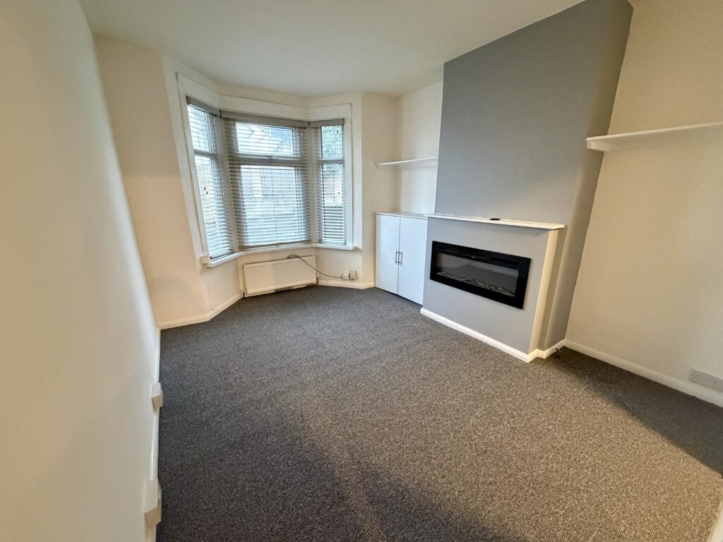 Flat Cuxton Road in Strood