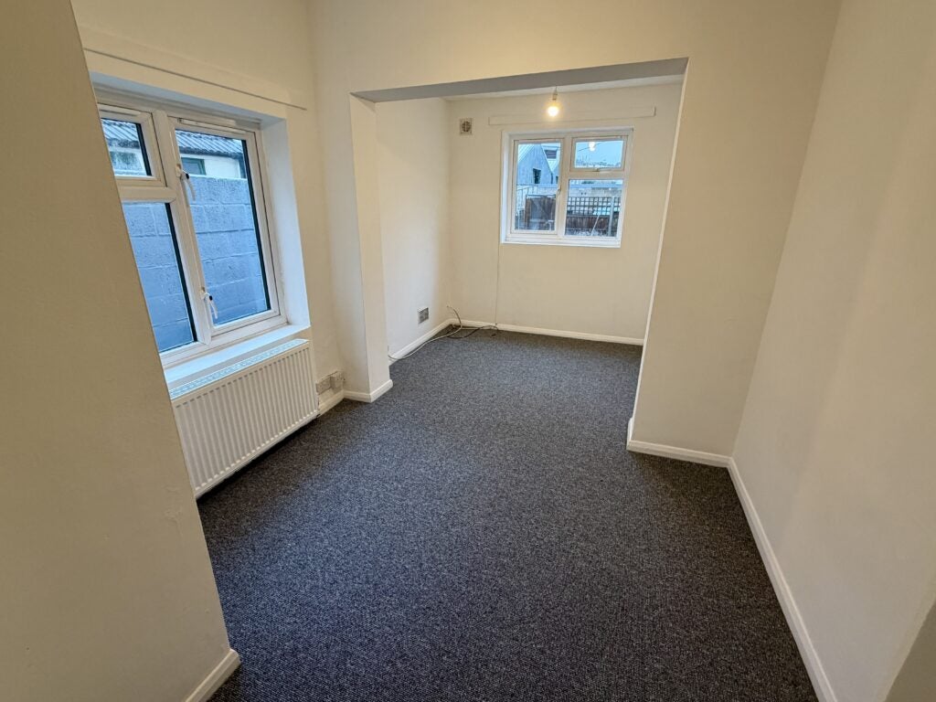 Flat Cuxton Road in Strood