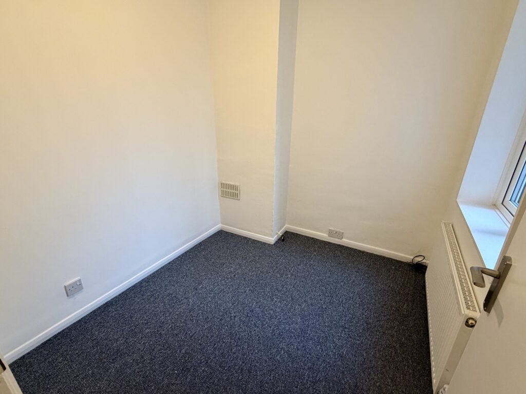 Flat Cuxton Road in Strood