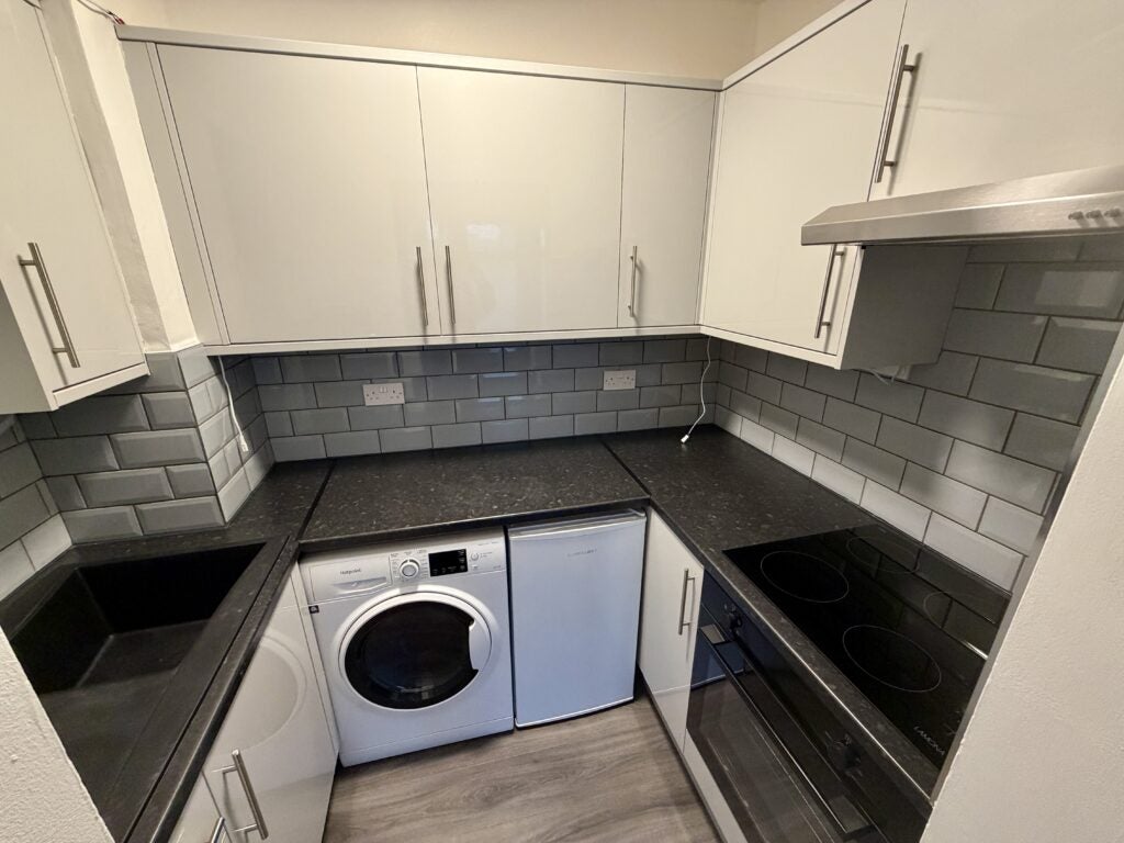 Flat Cuxton Road in Strood