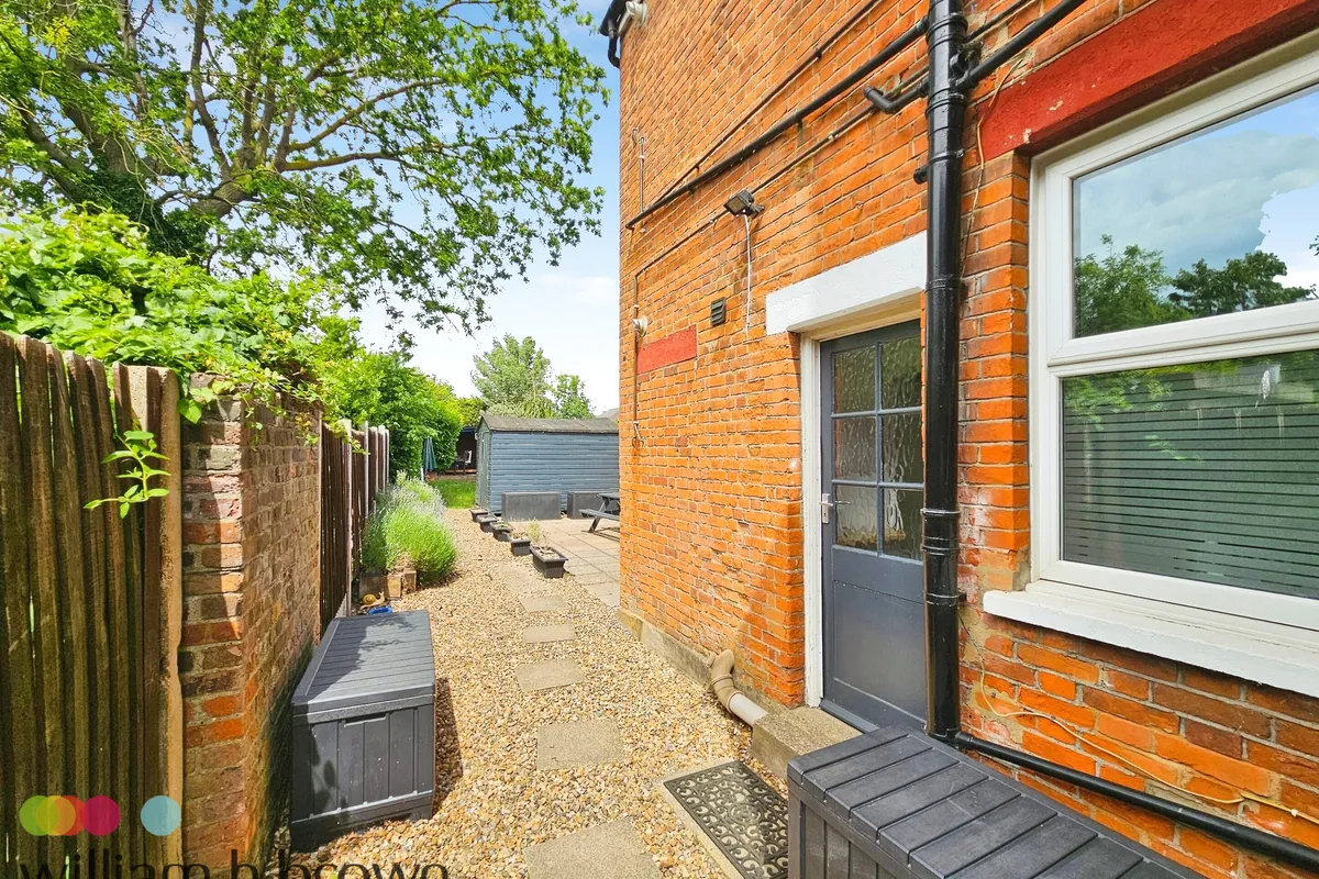 Flat Marconi Road in Chelmsford