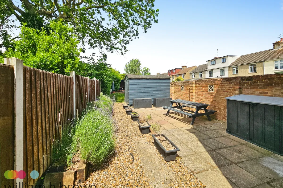 Flat Marconi Road in Chelmsford