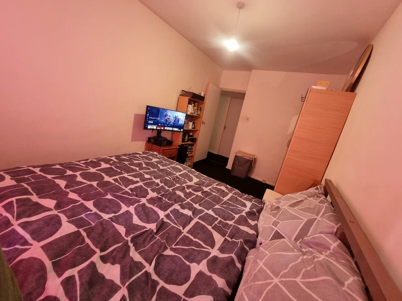 Room Anderson Road in Greater London