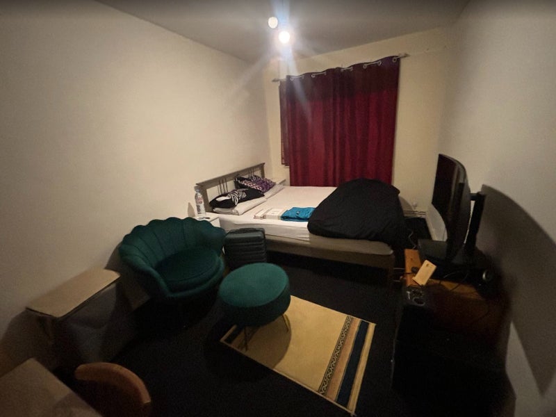 Room Anderson Road in Greater London