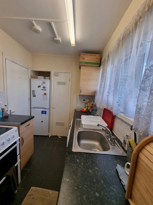 Room Anderson Road in Greater London