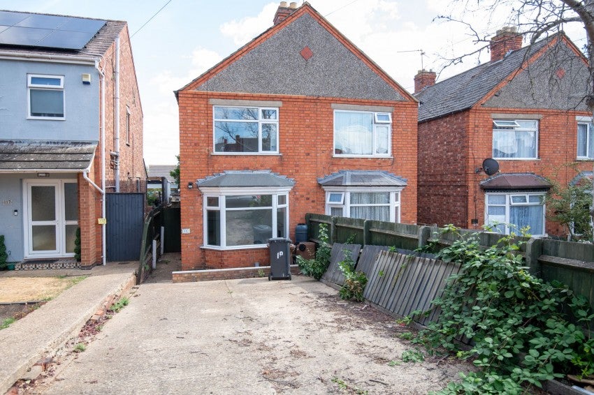 House Eastfield Road in Wellingborough