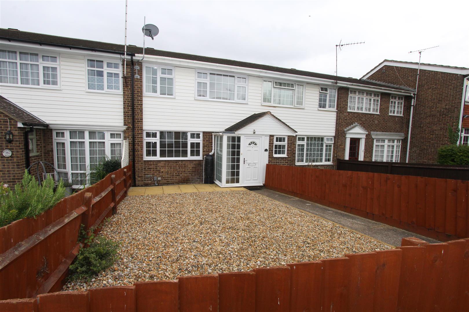 House Periwinkle Close in Borough of Swale