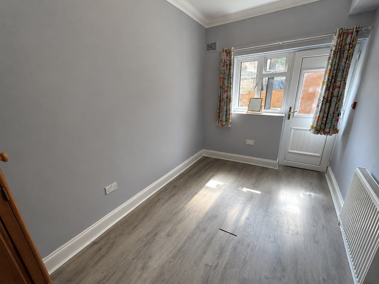 Room Alfred Road in Greater London
