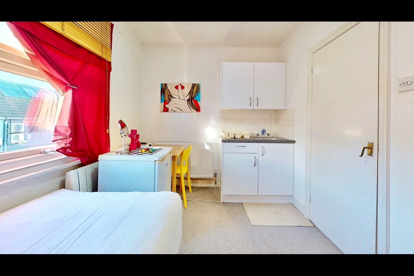 Flat Golders Green Road in Greater London