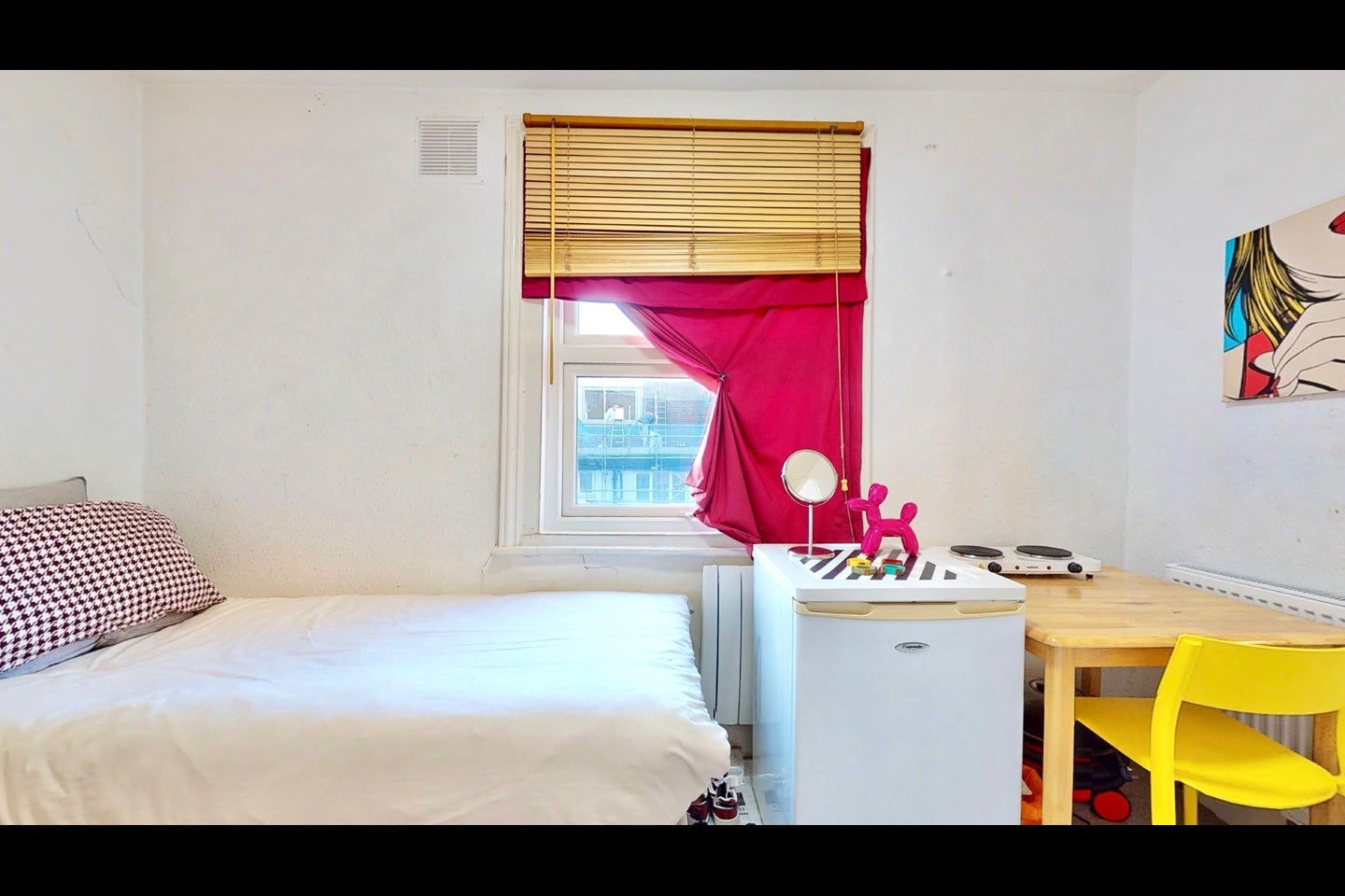 Flat Golders Green Road in Greater London
