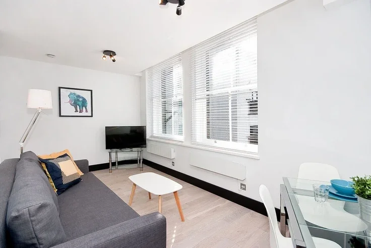 Flat Herbal Hill in Greater London
