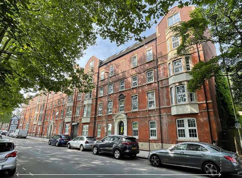 Room Tottenham Lane in Greater London