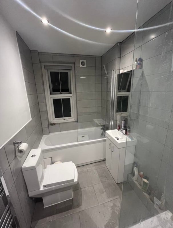Room Tottenham Lane in Greater London