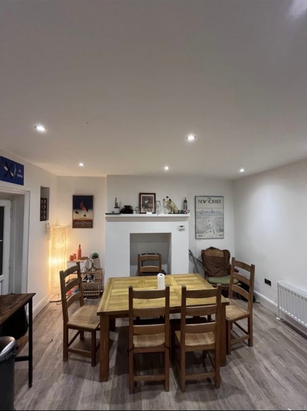 Room Tottenham Lane in Greater London