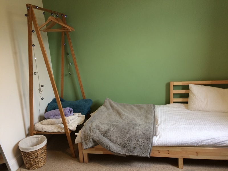 Room Hunter Hill Road in Sheffield