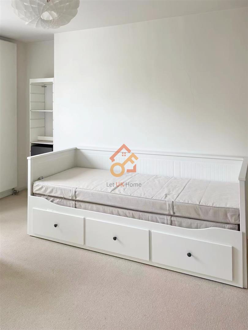 Room Elsham Road in Greater London
