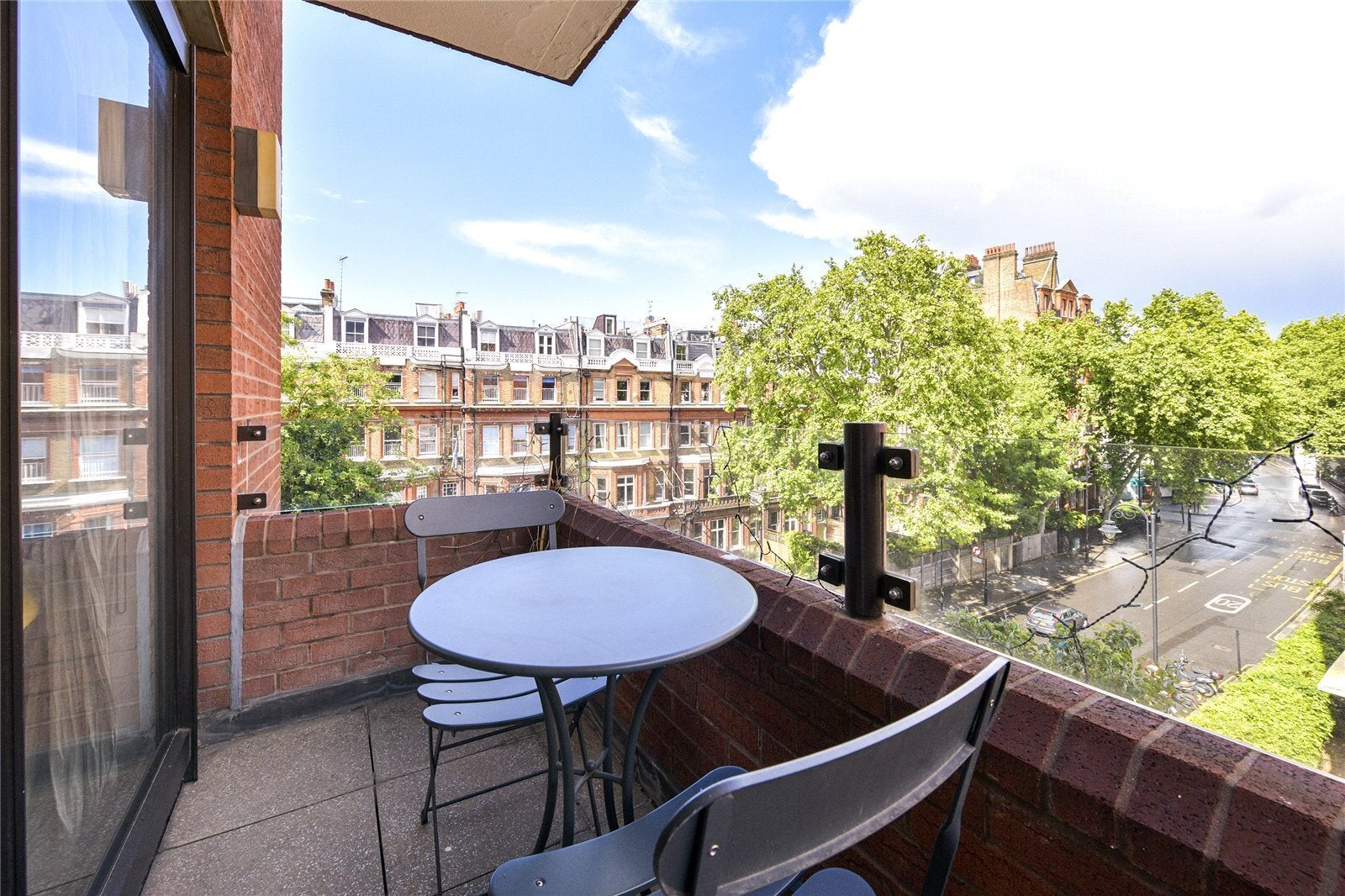 Flat Roland Gardens in Greater London