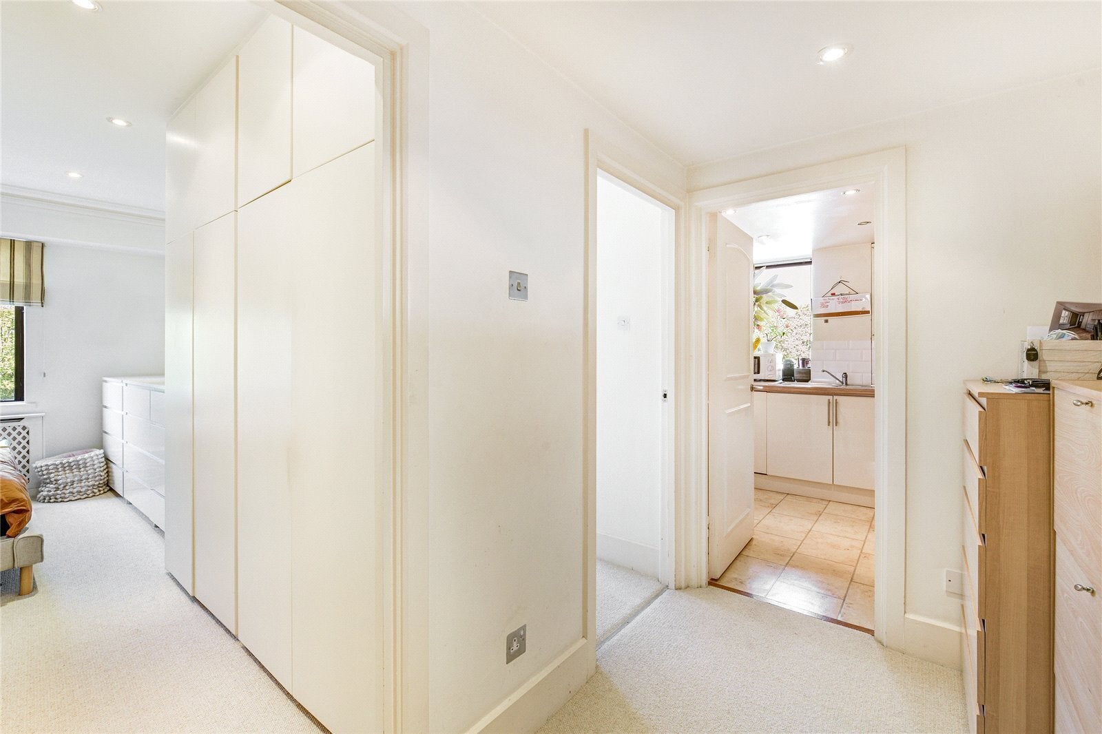 Flat Roland Gardens in Greater London