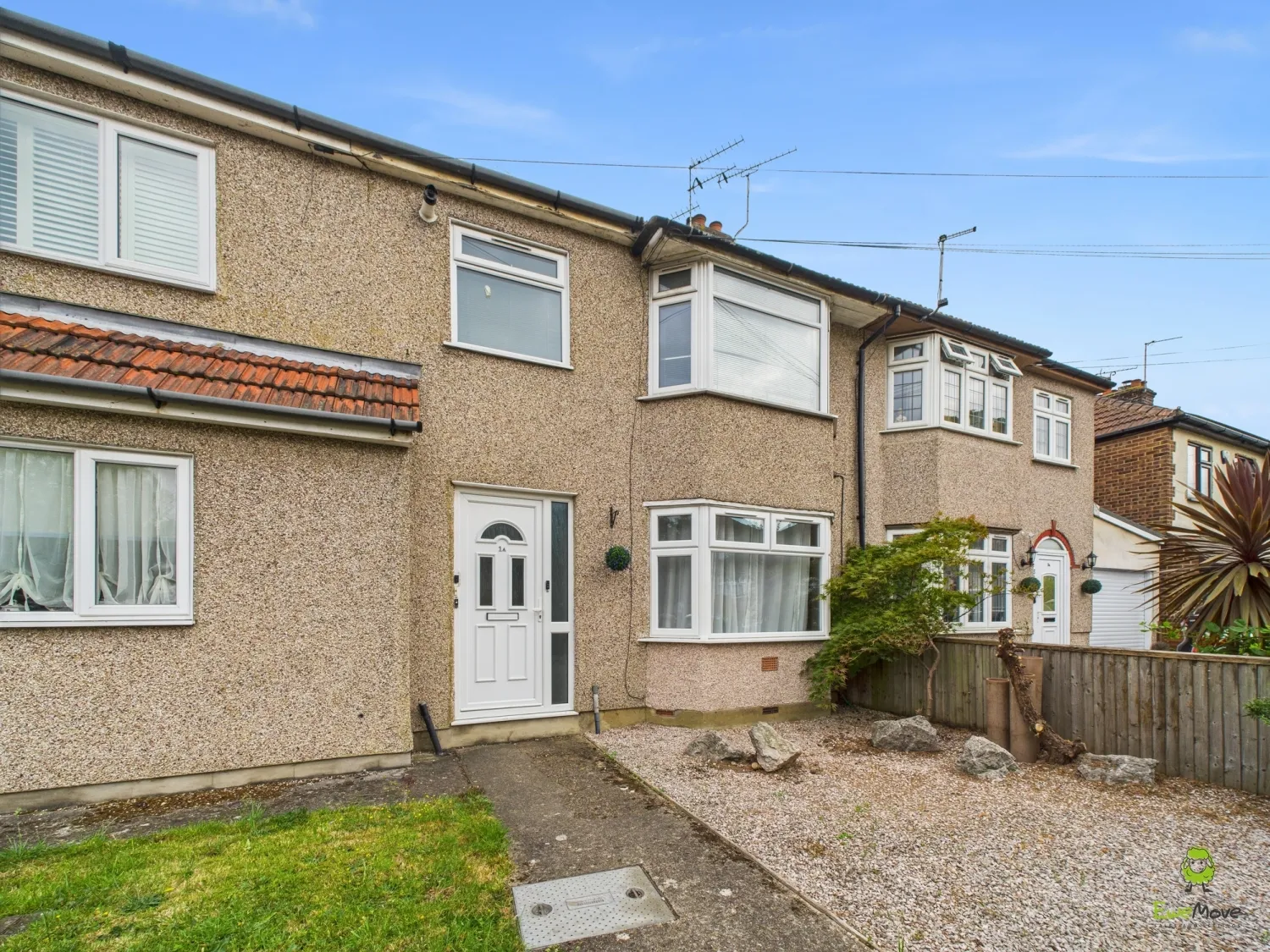 Flat Mayplace Road East in Greater London