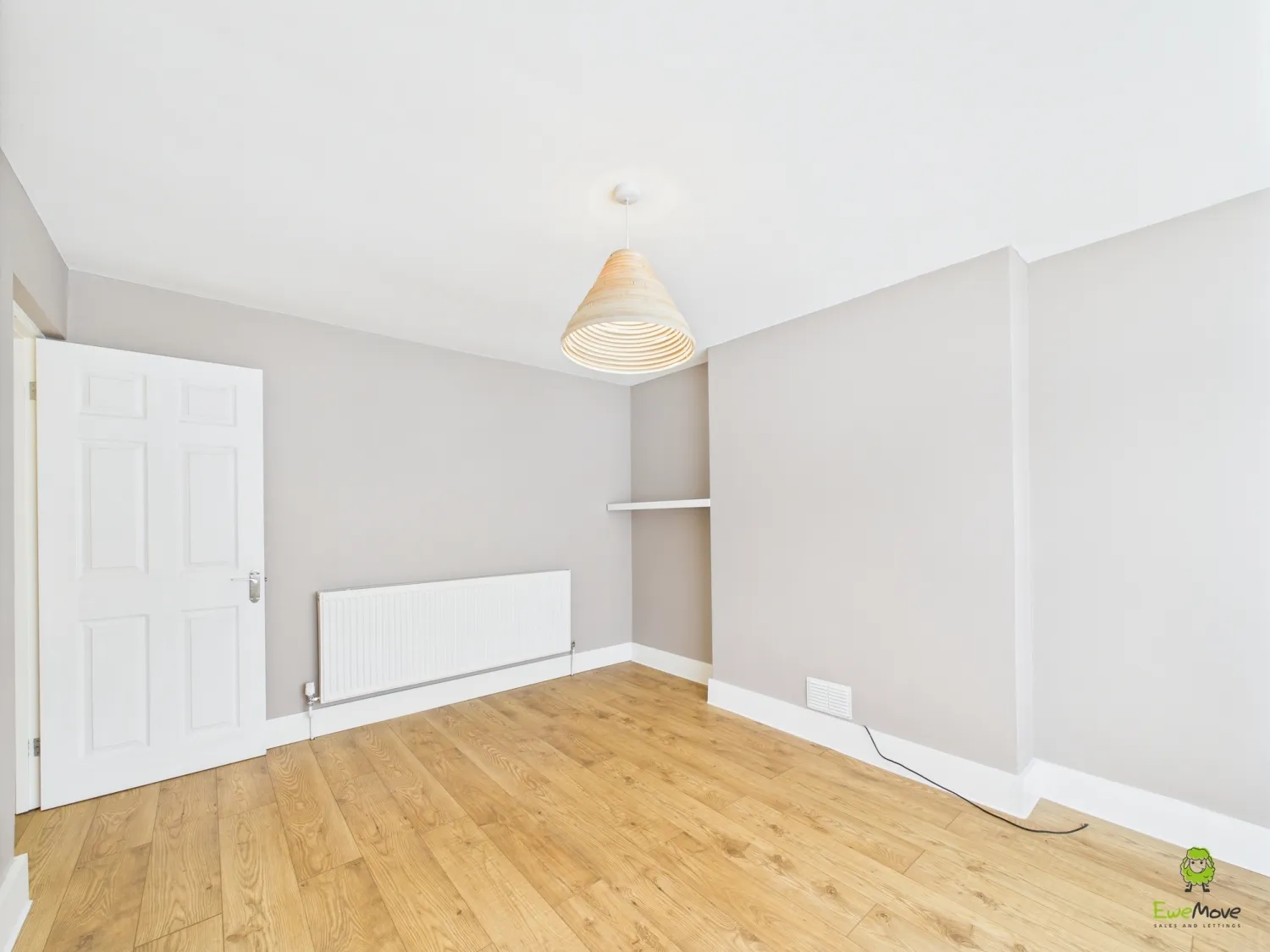 Flat Mayplace Road East in Greater London