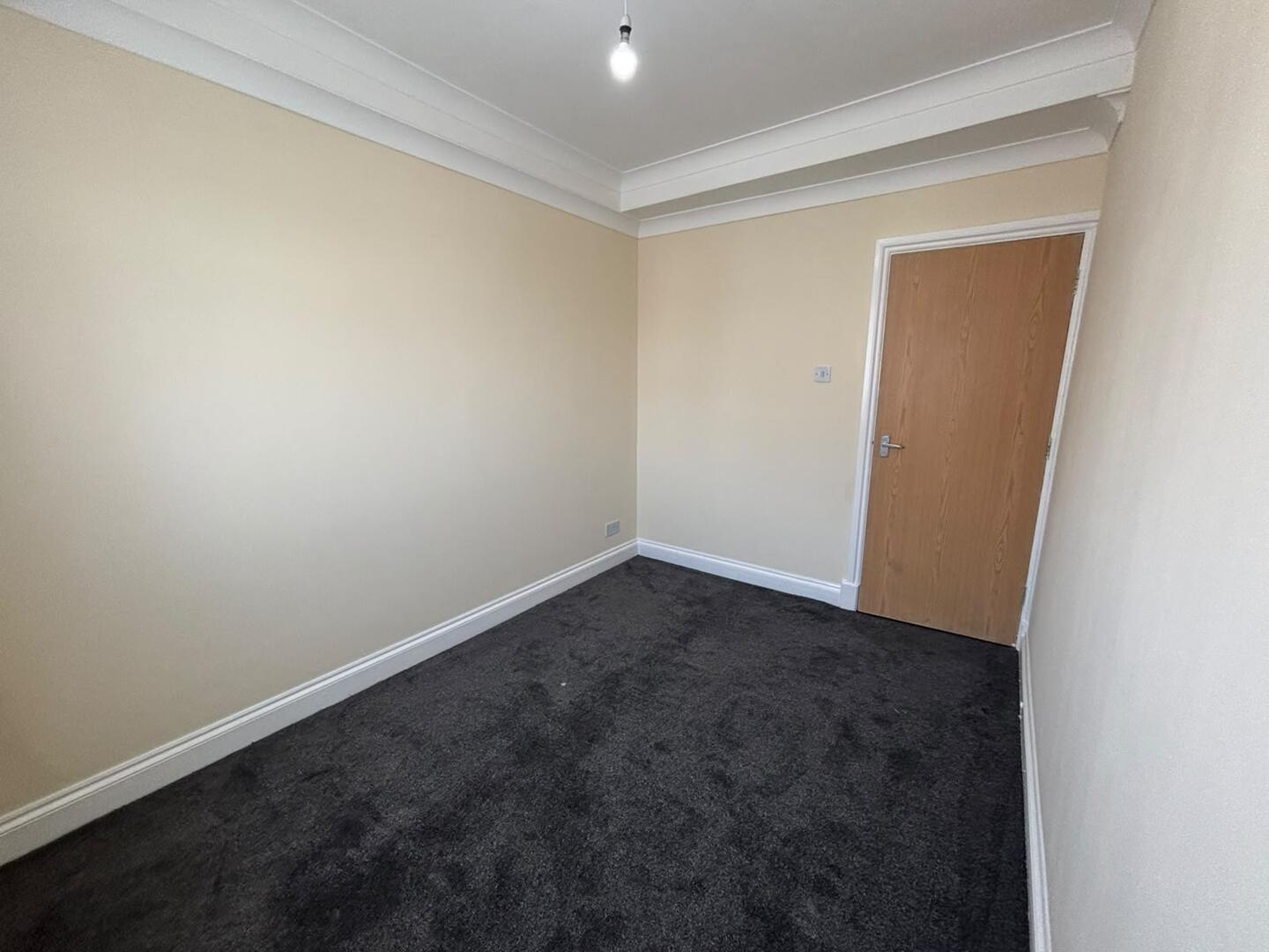 Flat Cranbrook Road in Greater London