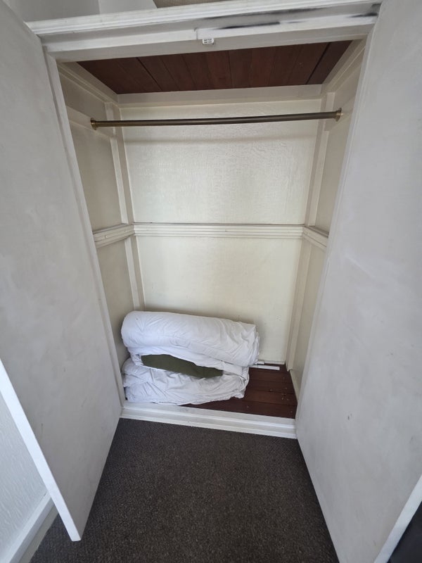 Room Milburn Lane in Greater London