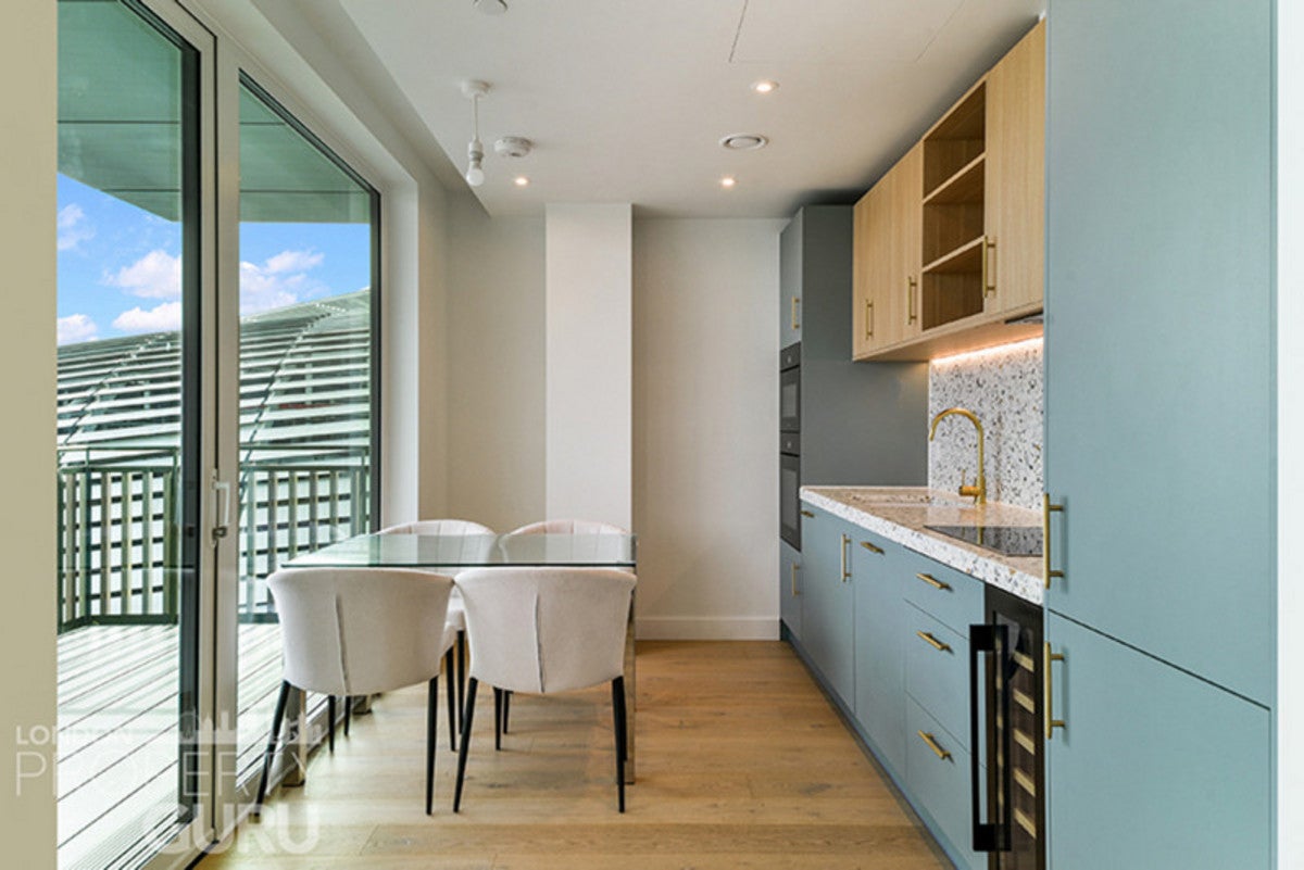 Flat Purchese Street in Greater London