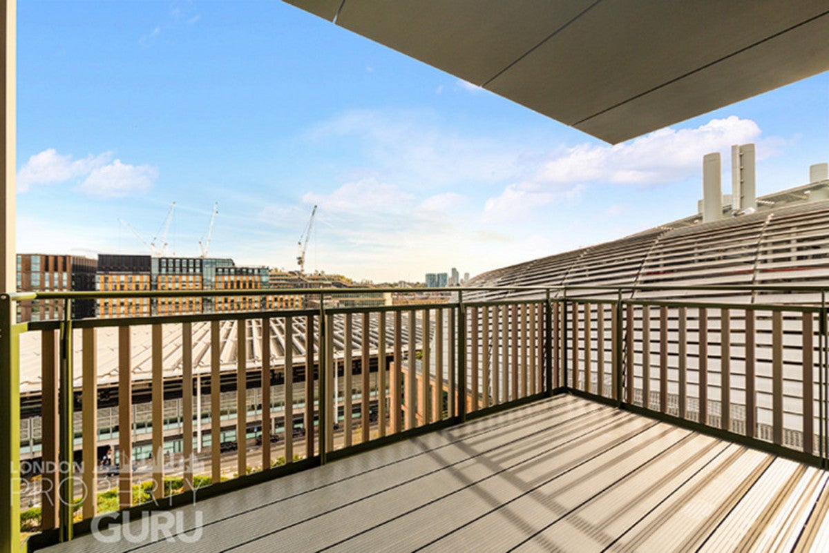 Flat Purchese Street in Greater London