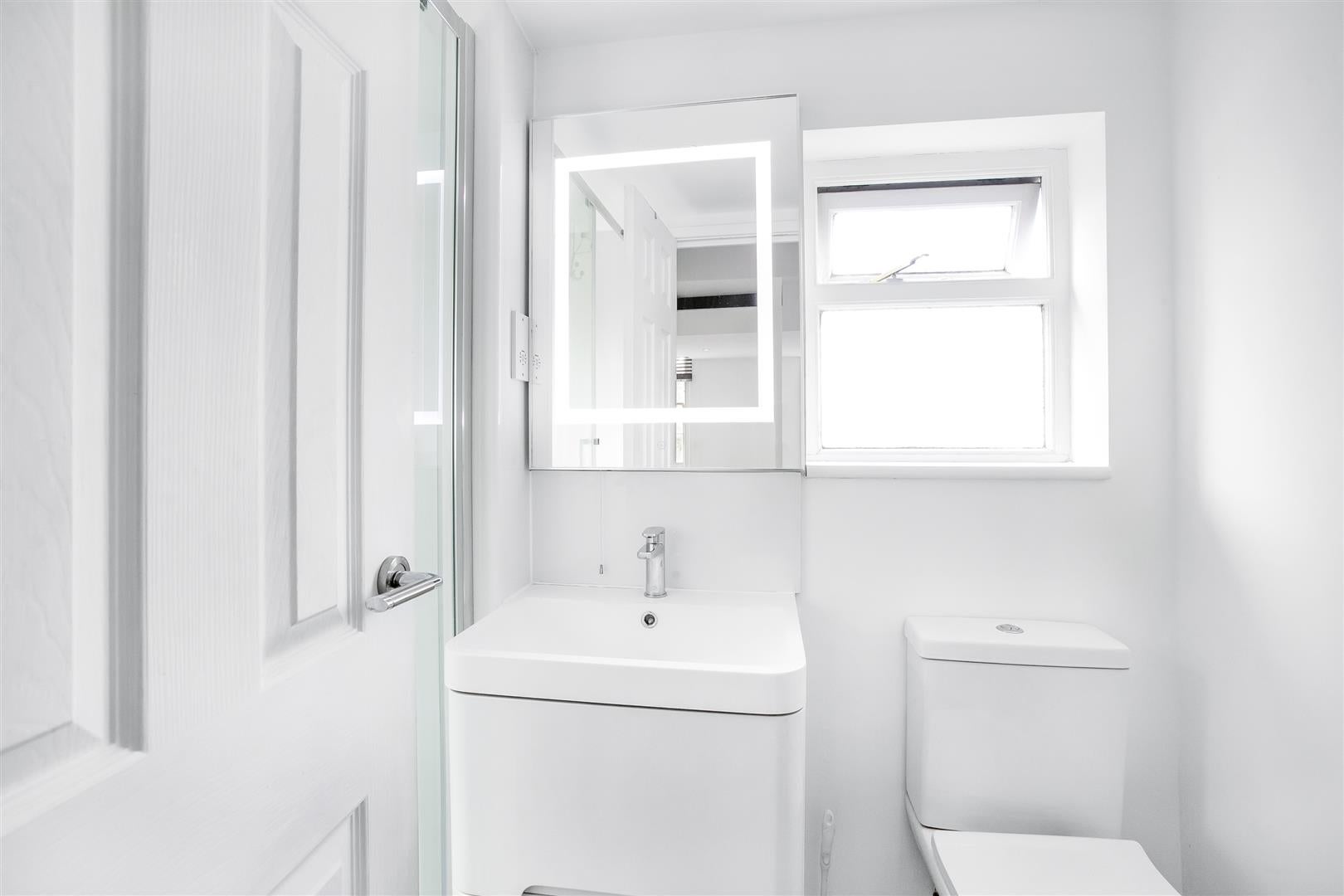 Flat Caroline Gardens in Greater London