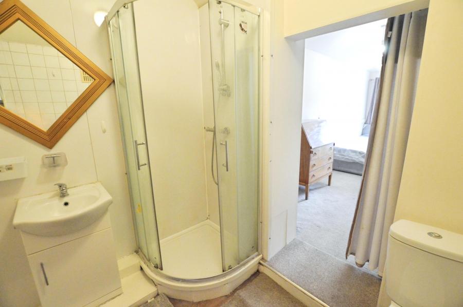 Room Edward Close in St Albans