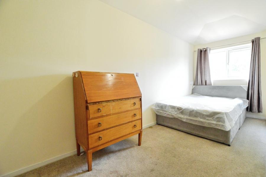 Room Edward Close in St Albans