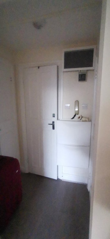 Room Holland Road in Greater London