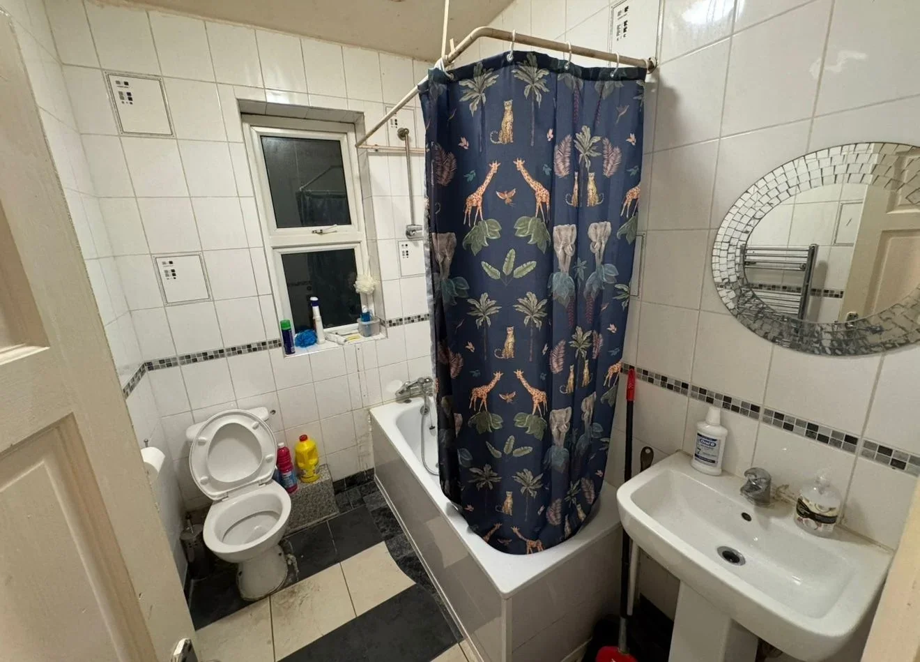 Room Stevenage Road in Greater London