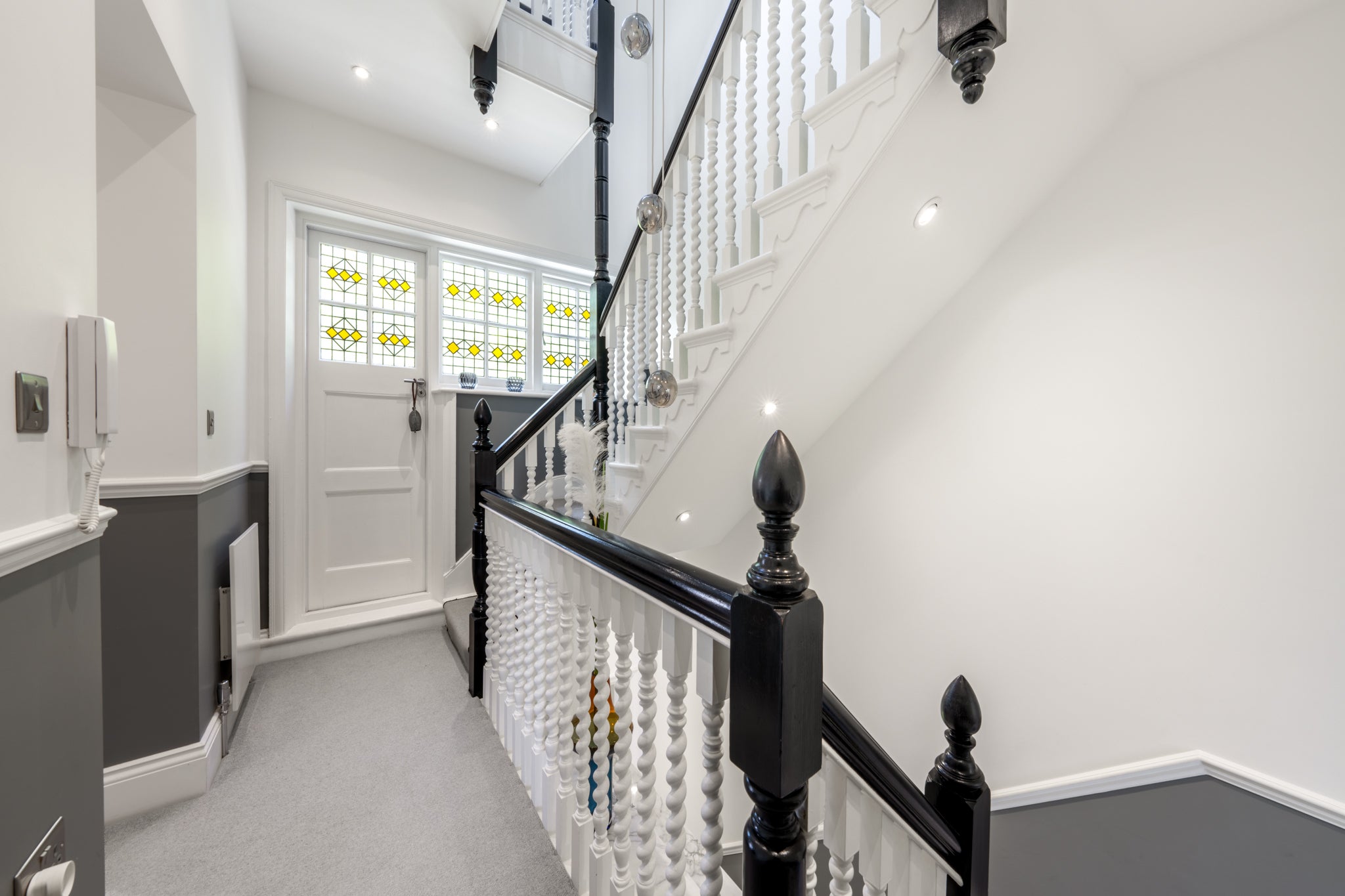 Flat Chalcot Gardens in Greater London