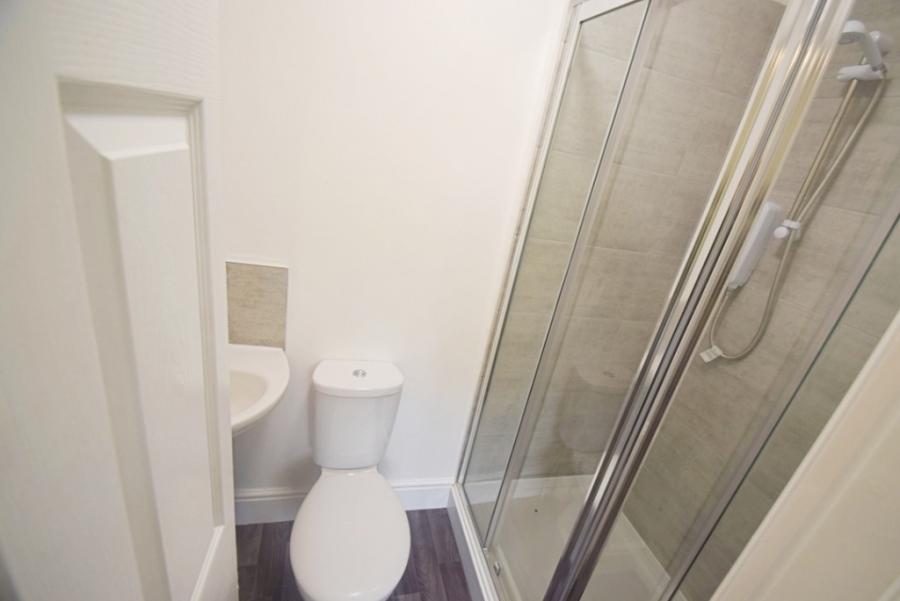 Room Leek Road in Stoke-on-Trent