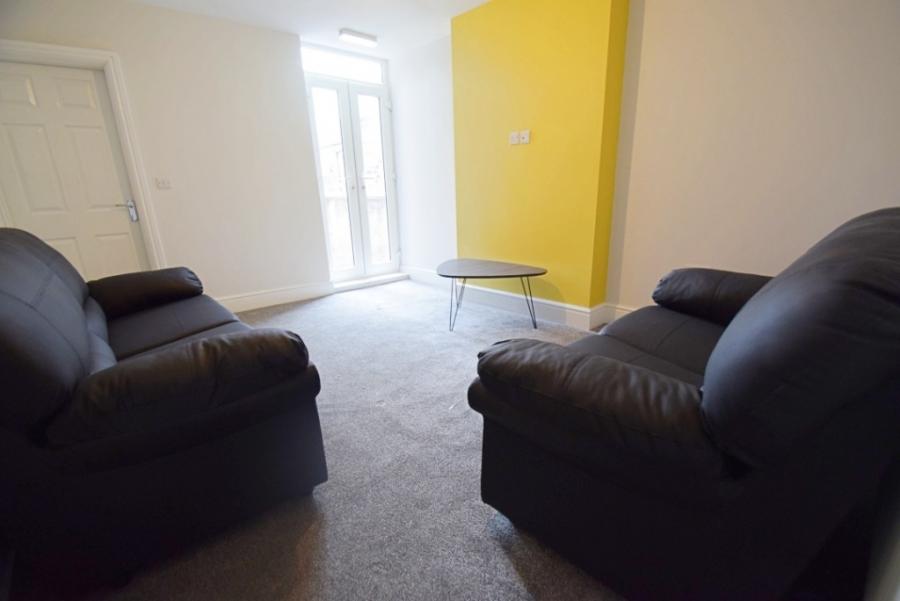 Room Leek Road in Stoke-on-Trent