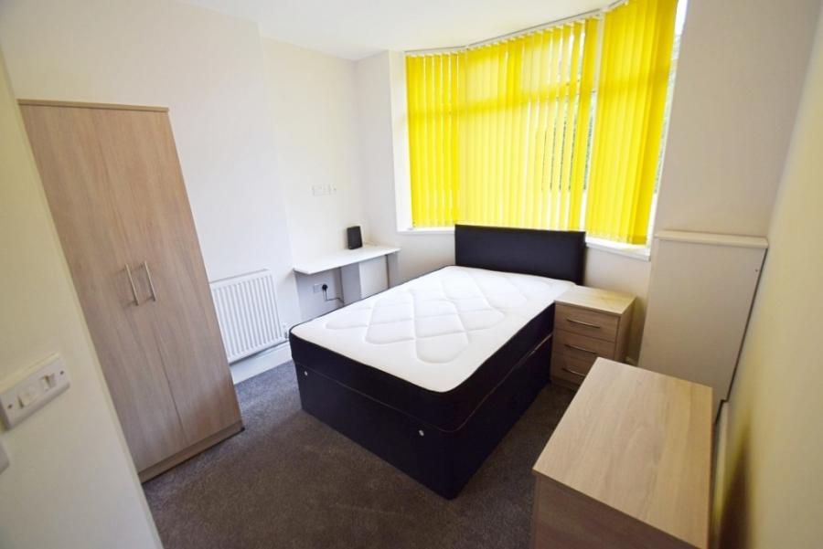 Room Leek Road in Stoke-on-Trent