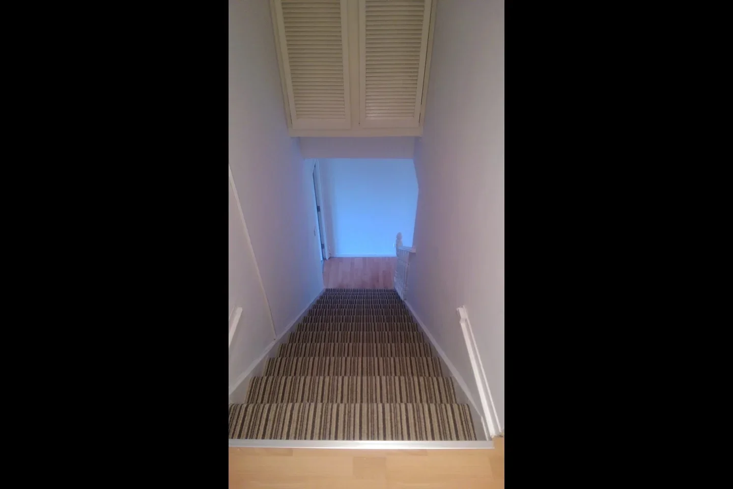 Flat Plender Street in Greater London