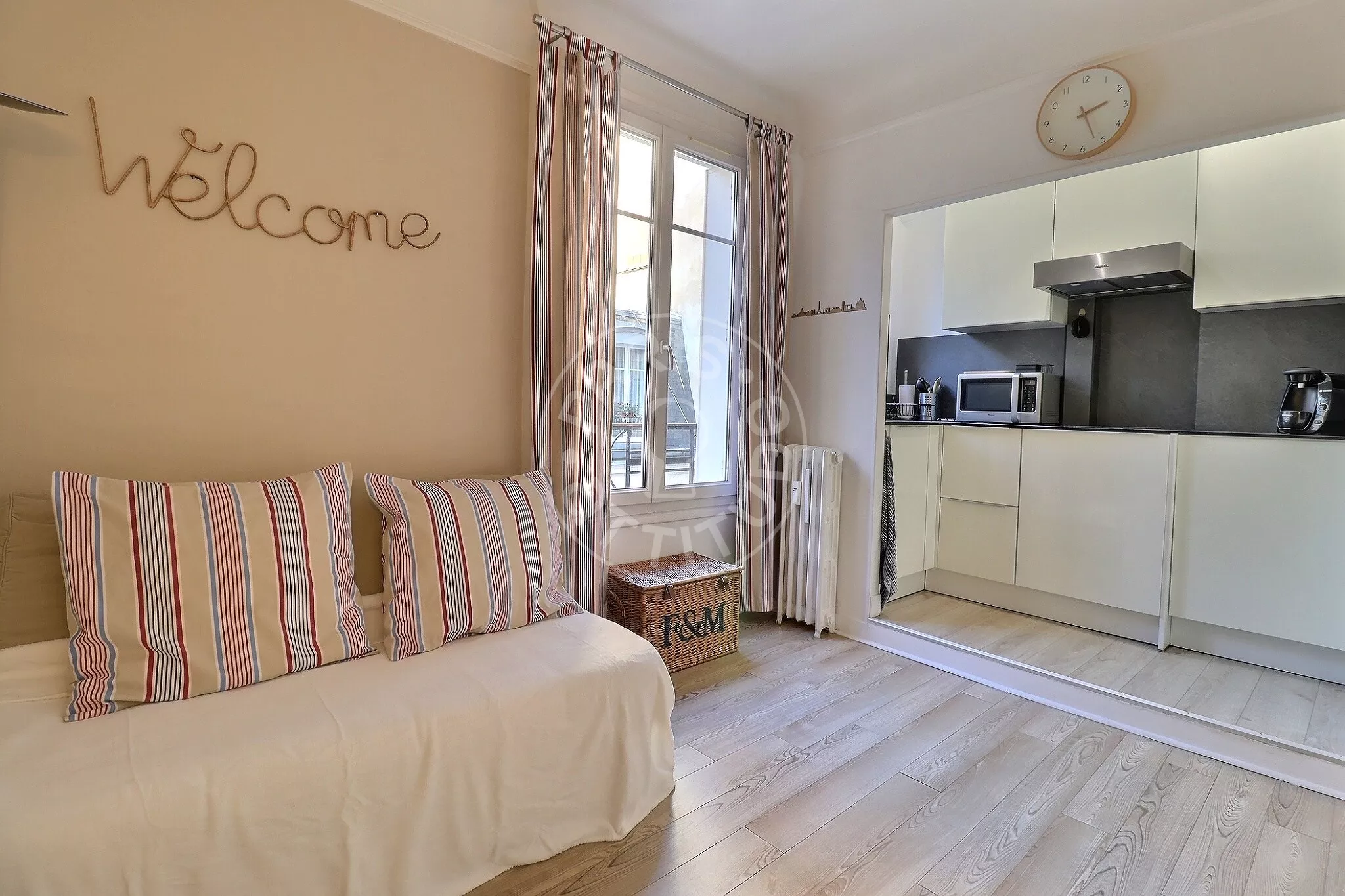 Flat Rue des Renaudes in Paris