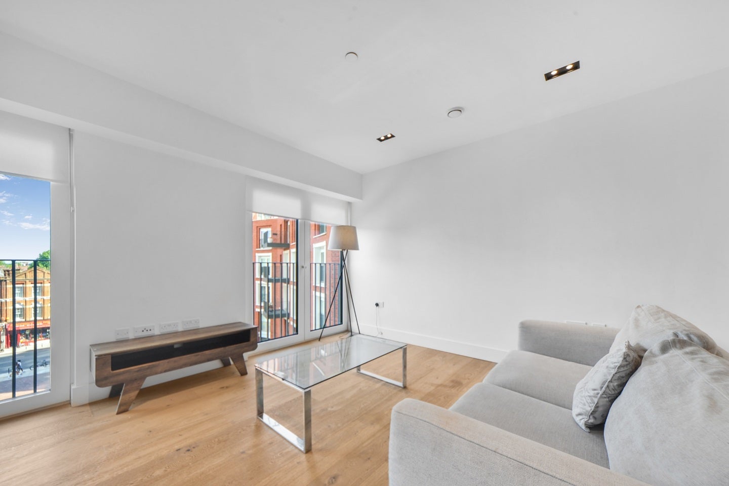 Flat Exchange Gardens in Greater London