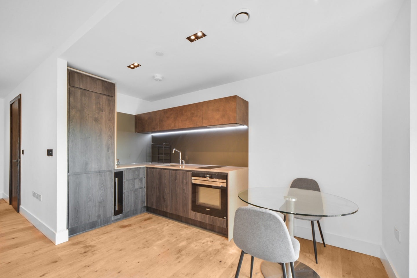 Flat Exchange Gardens in Greater London