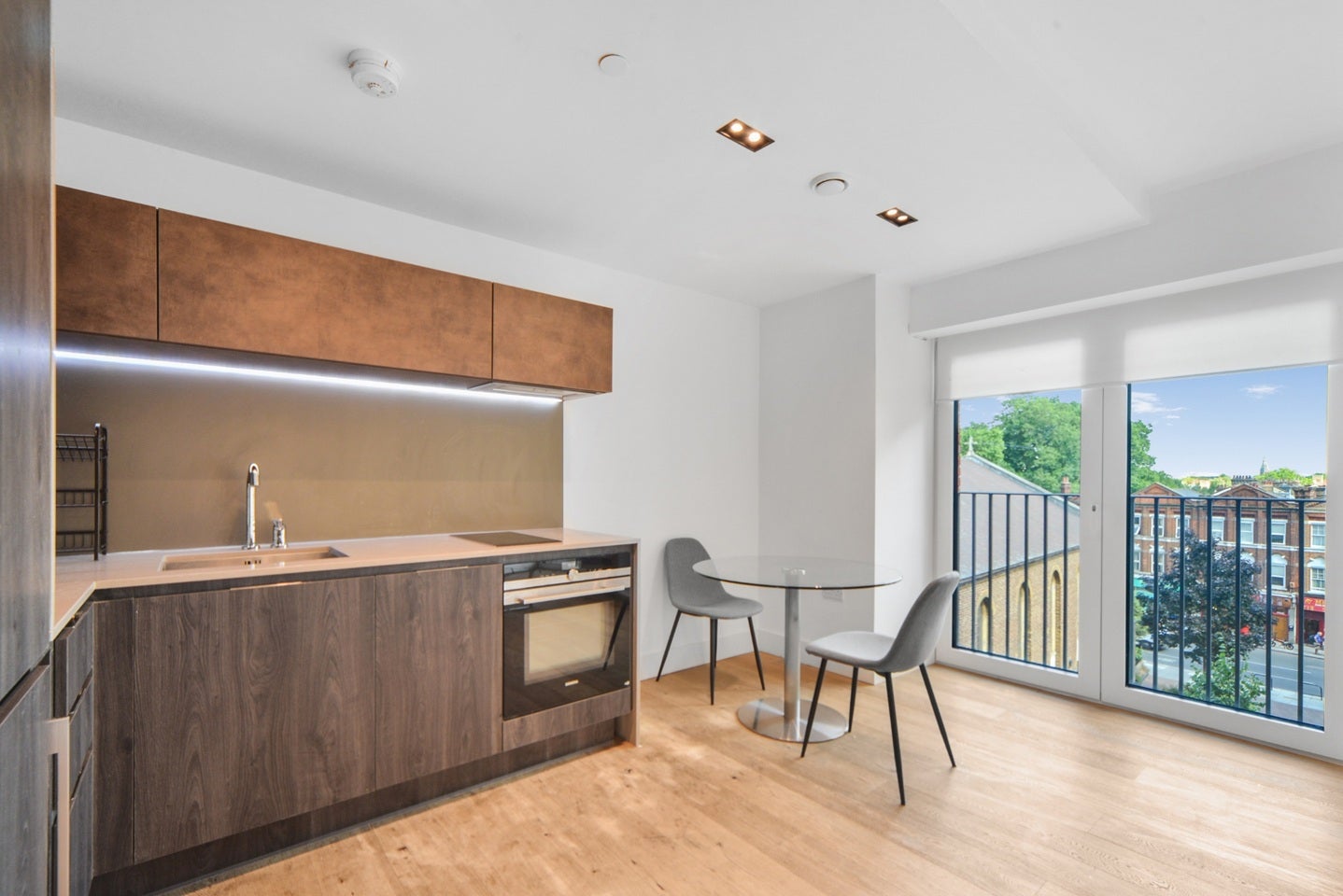 Flat Exchange Gardens in Greater London