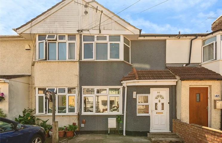 House Salt Hill Way in Slough