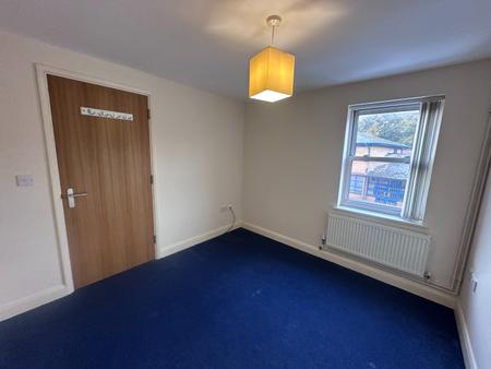Flat Carlton Road in Nottingham