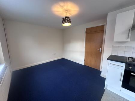 Flat Carlton Road in Nottingham