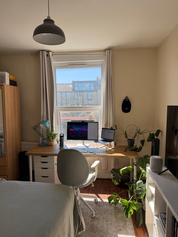 Room Phoebeth Road in Greater London